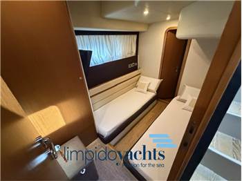 FERRETTI YACHTS 551