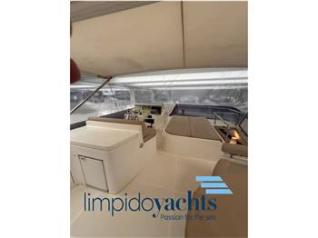 FERRETTI YACHTS 681