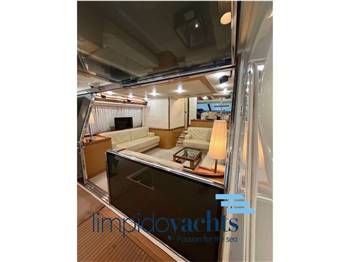 FERRETTI YACHTS 681