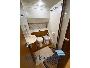 FERRETTI YACHTS 681