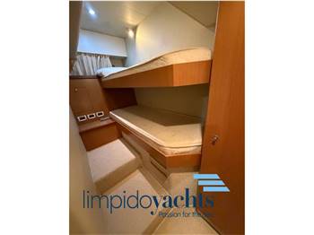 FERRETTI YACHTS 681