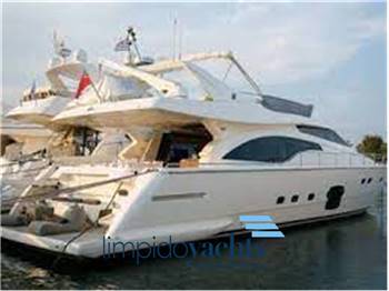 FERRETTI YACHTS 681