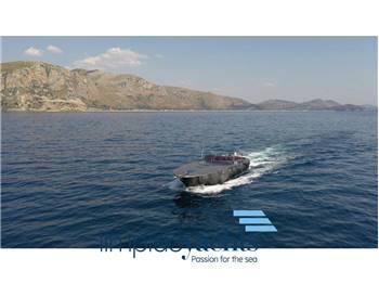 MAGNUM MARINE 53'