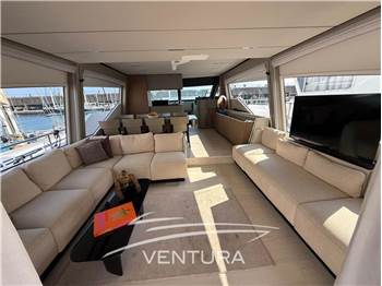 FERRETTI YACHTS 720