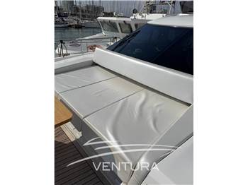 FERRETTI YACHTS 720