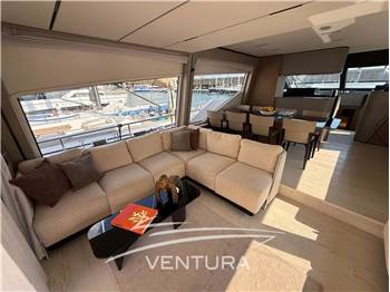 FERRETTI YACHTS 720