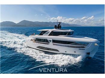 FERRETTI YACHTS INFYNITO 90