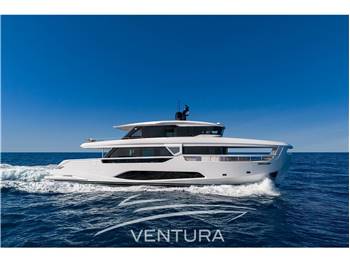 FERRETTI YACHTS INFYNITO 90