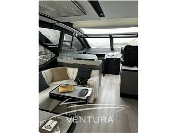 ITALY AZIMUT S7