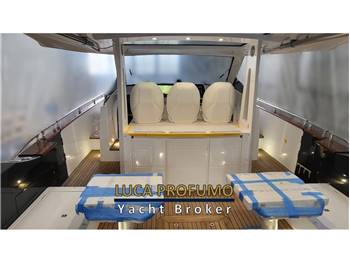 Austin Parker Ibiza 44 Outboard