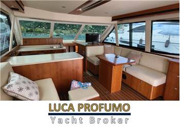Riviera Marine BF 45 Flybridge
