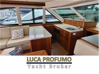 Riviera Marine BF 45 Flybridge
