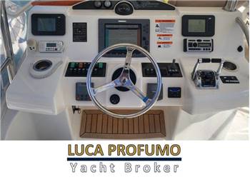 Riviera Marine BF 45 Flybridge