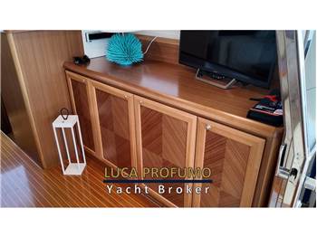 Mochi Craft 51 Dolphin