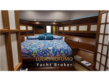 Mochi Craft 51 Dolphin