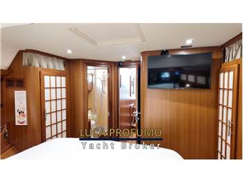 Mochi Craft 51 Dolphin