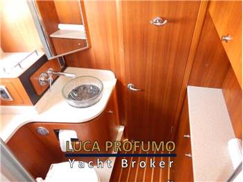 Tiara Yachts 3900 Sovran