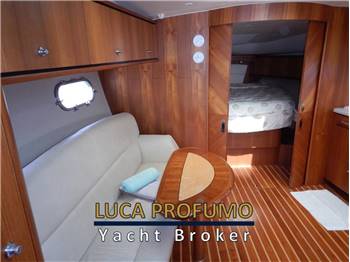 Tiara Yachts 3900 Sovran