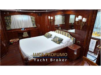 Cantieri di Pisa Akhir 26 S