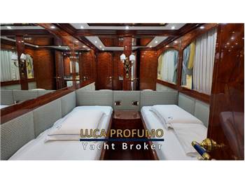 Cantieri di Pisa Akhir 26 S