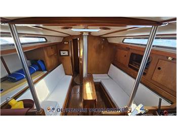 OYSTER MARINE OYSTER 37