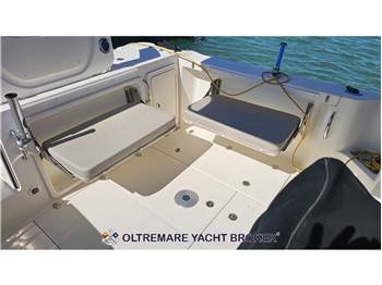 QUICKSILVER 755 PILOT HOUSE