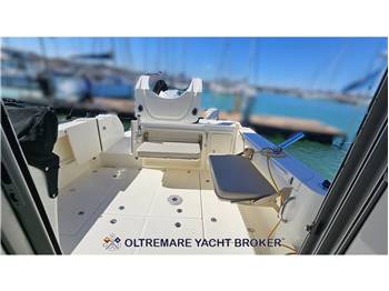 QUICKSILVER 755 PILOT HOUSE