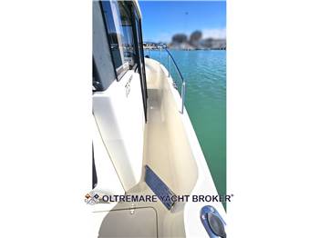 QUICKSILVER 755 PILOT HOUSE