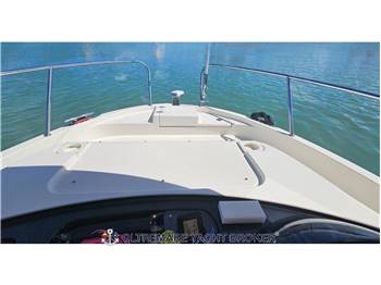 QUICKSILVER 755 PILOT HOUSE