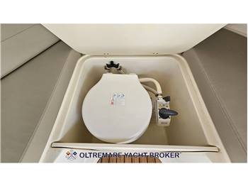 QUICKSILVER 755 PILOT HOUSE
