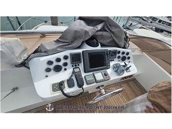 ASIA BOAT BUILDER AQUARIUS 55 FLY
