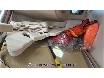 BOSTON WHALER 305 CONQUEST