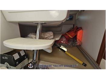 BOSTON WHALER 305 CONQUEST