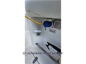 BOSTON WHALER 305 CONQUEST