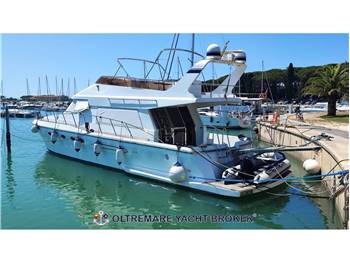 ASIA BOAT BUILDER AQUARIUS 55 FLY