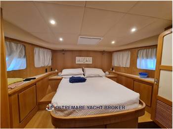 ASIA BOAT BUILDER AQUARIUS 55 FLY
