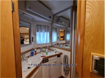 ASIA BOAT BUILDER AQUARIUS 55 FLY