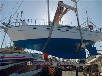 FERRETTI ALTURA 42.2