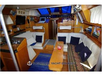 FERRETTI ALTURA 42.2