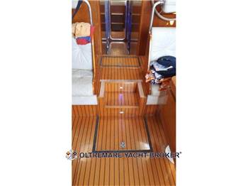 FERRETTI ALTURA 42.2