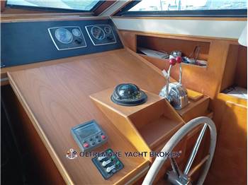 FERRETTI ALTURA 42.2