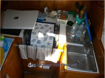 OYSTER MARINE OYSTER 37