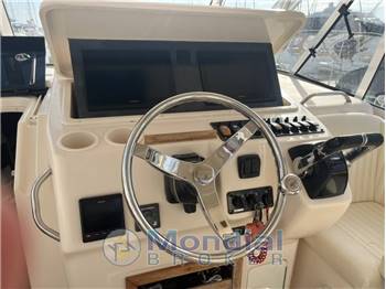 Grady-White Express 305
