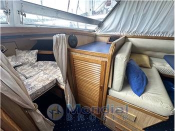 Bertram 28 fly