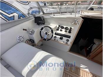 Magnum Marine 38 sport