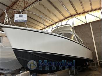 Bertram 31 flybridge Cruiser