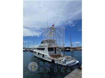 Hatteras 65 enclosed bridge