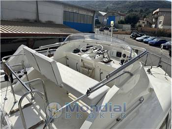 Bertram Usa 31 flybridge Cruiser