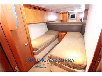 HATTERAS 68 CONVERTIBLE