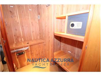 HATTERAS 68 CONVERTIBLE